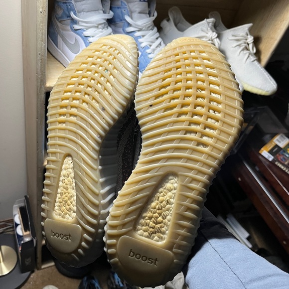 🔥Yeezy 350 V2 Beluga Reflective sz10 with authentication🔥 - Picture 4 of 4